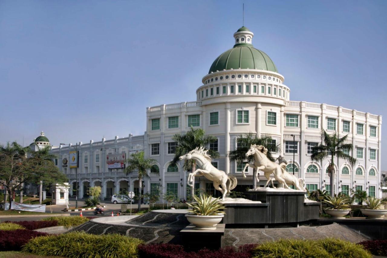 Hotel President Executive Club à Cikarang Extérieur photo