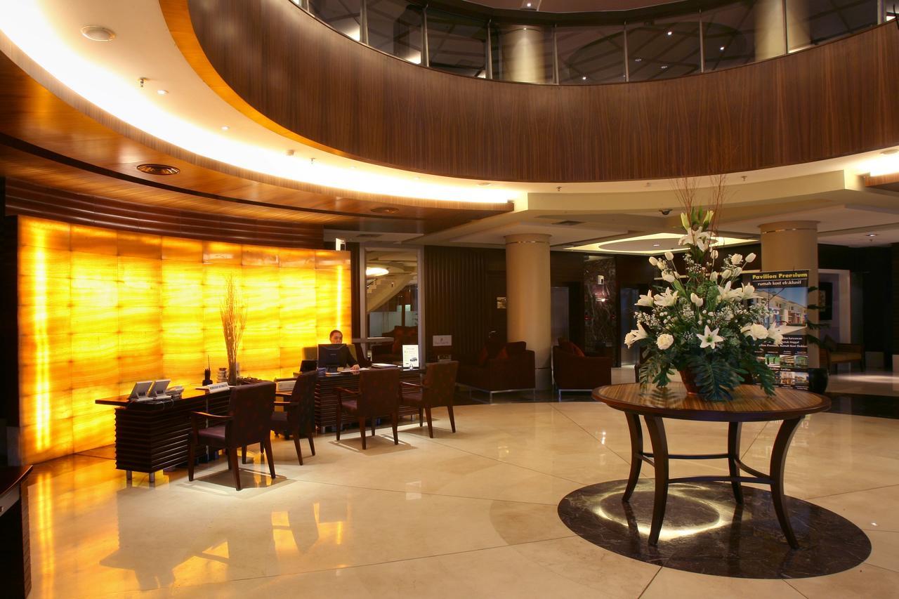 Hotel President Executive Club à Cikarang Extérieur photo