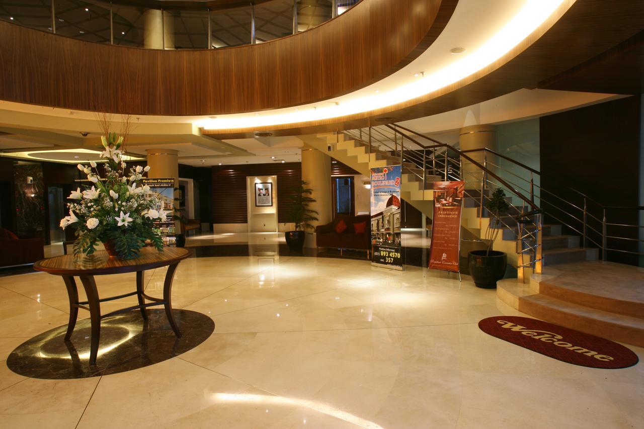 Hotel President Executive Club à Cikarang Extérieur photo